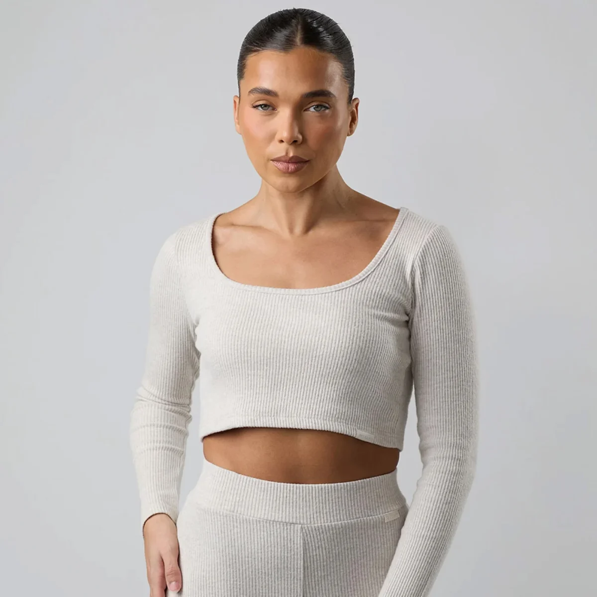 Chic White Long Sleeve Crop Top